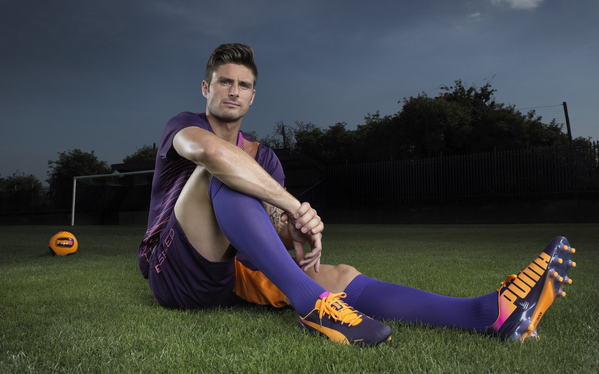 星空娱乐中国官网-尼斯中锋背身拿球组织攻势稳定，nba尼克斯中锋